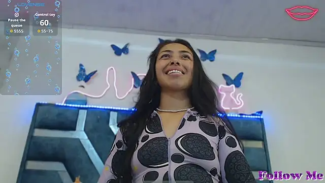 Roxan Fox- online show from November 11, 3:39 am