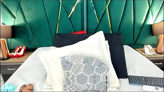 Snapshot of Tamara_Myller chatting on April 1, 1:41 pm Tamara Myller online show from April 1, 1:41 pm