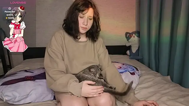 whatamarrie online show from February 13, 10:33 pm