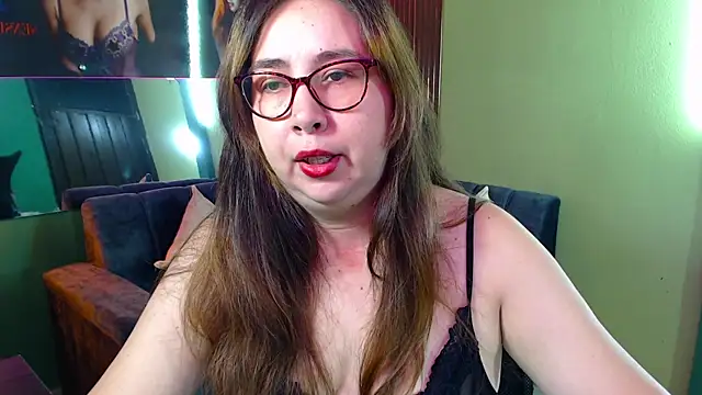 Snapshot of chloe_prg chatting on February 20, 12:47 pm chloe prg online show from February 20, 12:47 pm