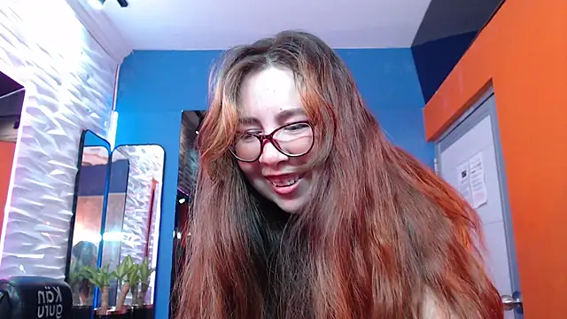 Snapshot of chloe_prg chatting on February 21, 4:16 pm chloe prg online show from February 21, 4:16 pm