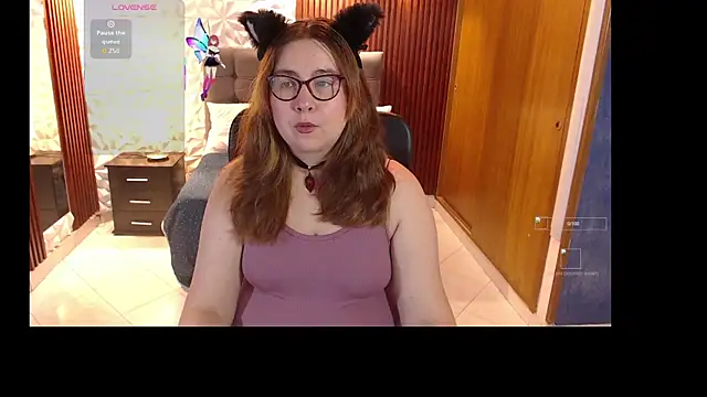 Snapshot of chloe_prg chatting on September 9, 5:07 am chloe prg online show from September 9, 5:07 am