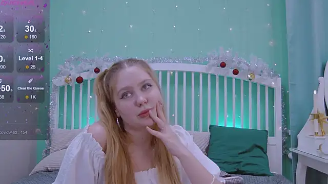 Snapshot of Ellie_Wellie chatting on December 25, 4:32 pm Ellie Wellie online show from December 25, 4:32 pm
