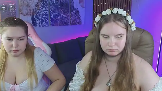 Snapshot of Ellie_Wellie chatting on January 22, 5:49 pm Ellie Wellie online show from January 22, 5:49 pm