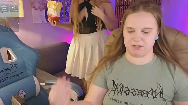 Snapshot of Ellie_Wellie chatting on February 6, 6:02 pm Ellie Wellie online show from February 6, 6:02 pm
