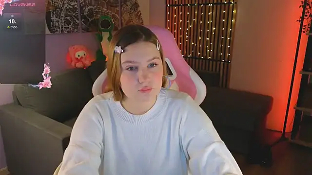 Snapshot of Ellie_Wellie chatting on February 28, 12:20 pm Ellie Wellie online show from February 28, 12:20 pm
