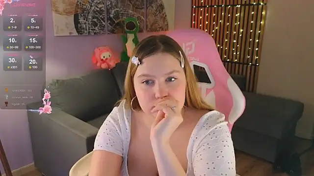 Snapshot of Ellie_Wellie chatting on February 28, 6:31 pm Ellie Wellie online show from February 28, 6:31 pm