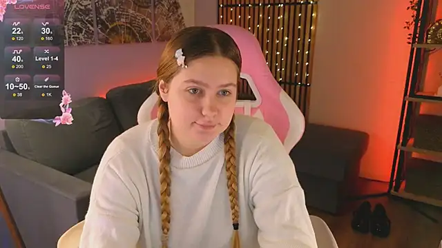 Snapshot of Ellie_Wellie chatting on March 5, 11:49 am Ellie Wellie online show from March 5, 11:49 am