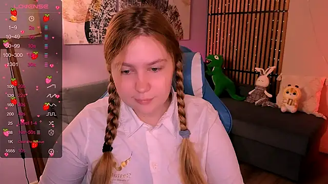 Snapshot of Ellie_Wellie chatting on September 19, 8:20 pm Ellie Wellie online show from September 19, 8:20 pm