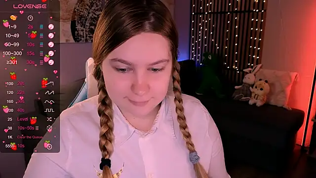 Snapshot of Ellie_Wellie chatting on September 21, 8:21 pm Ellie Wellie online show from September 21, 8:21 pm