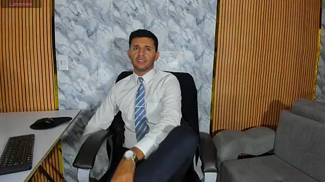 Hideintheoffice online show from September 12, 11:37 pm