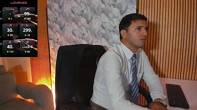 Hideintheoffice online show from October 12, 11:37 pm