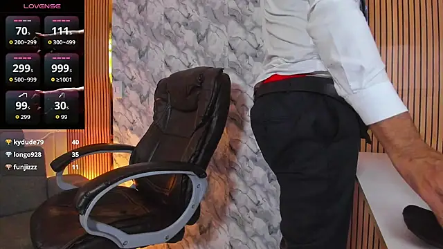 Hideintheoffice online show from October 13, 11:43 am