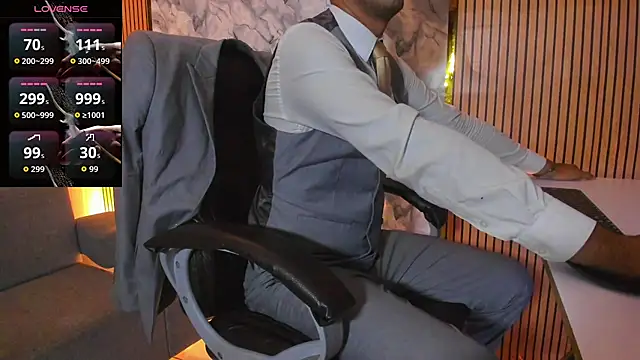 Hideintheoffice online show from October 15, 1:50 am