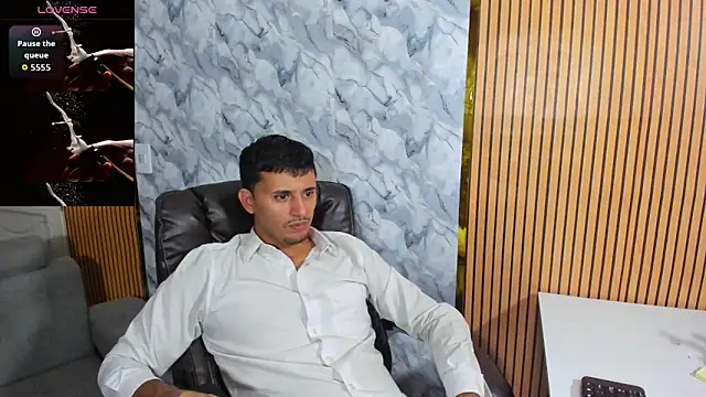 Hideintheoffice online show from November 6, 3:40 am