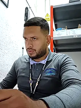 Snapshot of David_0394 chatting on April 7, 6:52 pm David 0394 online show from April 7, 6:52 pm