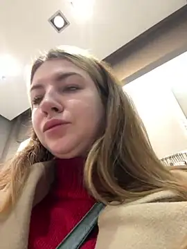 Snapshot of MayaMystic chatting on December 24, 3:05 pm MayaMystic online show from December 24, 3:05 pm