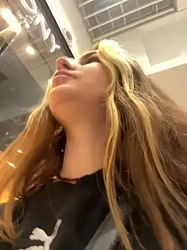 Snapshot of MayaMystic chatting on December 29, 1:28 pm MayaMystic online show from December 29, 1:28 pm