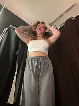 Snapshot of MayaMystic chatting on January 2, 11:09 am MayaMystic online show from January 2, 11:09 am