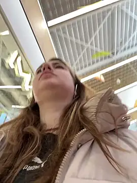 Snapshot of MayaMystic chatting on January 4, 10:05 am MayaMystic online show from January 4, 10:05 am