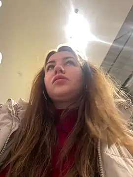 Snapshot of MayaMystic chatting on February 3, 9:19 am MayaMystic online show from February 3, 9:19 am