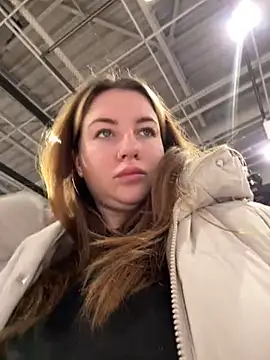 Snapshot of MayaMystic chatting on February 6, 9:11 am MayaMystic online show from February 6, 9:11 am