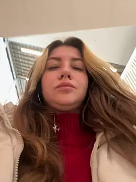 Snapshot of MayaMystic chatting on February 7, 9:05 am MayaMystic online show from February 7, 9:05 am