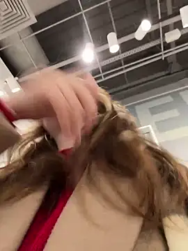 Snapshot of MayaMystic chatting on February 26, 9:10 am MayaMystic online show from February 26, 9:10 am