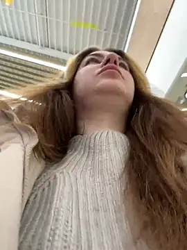 Snapshot of MayaMystic chatting on March 1, 8:34 am MayaMystic online show from March 1, 8:34 am