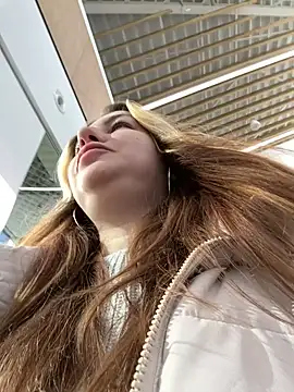 Snapshot of MayaMystic chatting on March 17, 9:12 am MayaMystic online show from March 17, 9:12 am