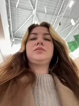 Snapshot of MayaMystic chatting on March 19, 8:34 am MayaMystic online show from March 19, 8:34 am