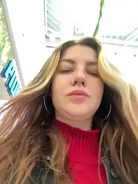 Snapshot of MayaMystic chatting on March 20, 1:37 pm MayaMystic online show from March 20, 1:37 pm