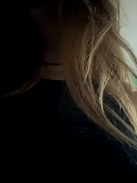 Snapshot of MayaMystic chatting on November 11, 11:32 am MayaMystic online show from November 11, 11:32 am