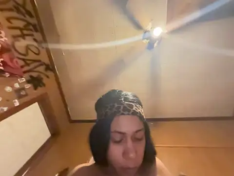 carmelbbyx22 online show from February 17, 2:52 am