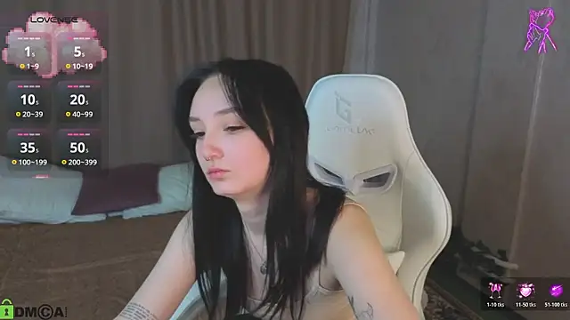 Snapshot of Cheryl__Brown chatting on February 1, 1:15 am Cheryl Brown online show from February 1, 1:15 am