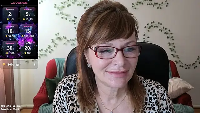 Snapshot of Miss_Moren chatting on July 12, 5:53 am Miss Moren online show from July 12, 5:53 am