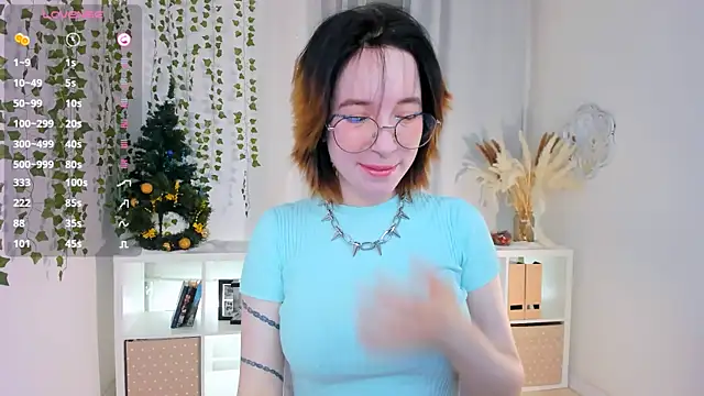 lilithlunna online show from January 4, 10:24 pm