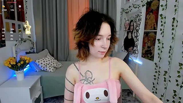 lilithlunna online show from January 17, 10:45 pm