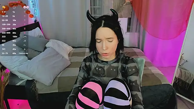 Snapshot of lilithlunna chatting on October 24, 12:56 pm lilithlunna online show from October 24, 12:56 pm