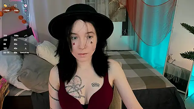 Snapshot of lilithlunna chatting on October 28, 2:42 pm lilithlunna online show from October 28, 2:42 pm