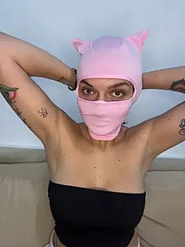 Snapshot of Nikki_Hoee chatting on October 26, 6:36 pm Nikki Hoee online show from October 26, 6:36 pm