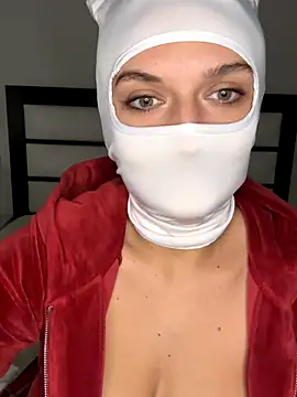 Snapshot of Nikki_Hoee chatting on October 31, 10:55 pm Nikki Hoee online show from October 31, 10:55 pm