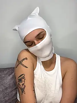 Snapshot of Nikki_Hoee chatting on November 22, 10:09 pm Nikki Hoee online show from November 22, 10:09 pm