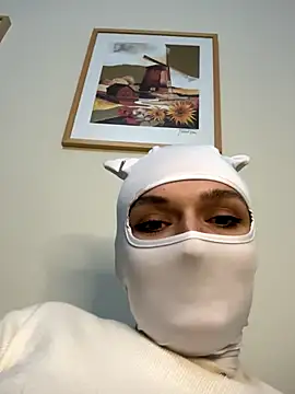 Snapshot of Nikki_Hoee chatting on December 14, 6:01 pm Nikki Hoee online show from December 14, 6:01 pm