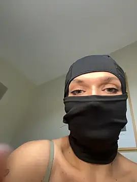 Snapshot of Nikki_Hoee chatting on December 16, 9:09 pm Nikki Hoee online show from December 16, 9:09 pm