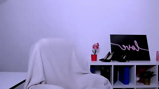 Lia Benini online show from January 10, 4:41 pm