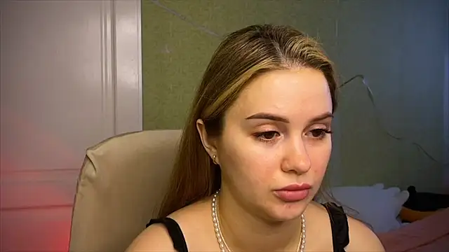 IlonaMurf online show from April 4, 8:01 am