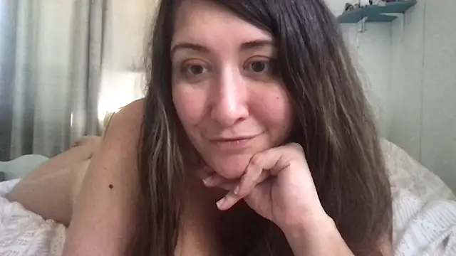 Snapshot of MadelynnMoon chatting on December 22, 6:37 pm MadelynnMoon online show from December 22, 6:37 pm