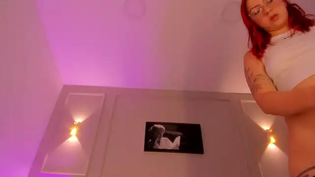 anniemartinezz online show from September 15, 12:27 pm