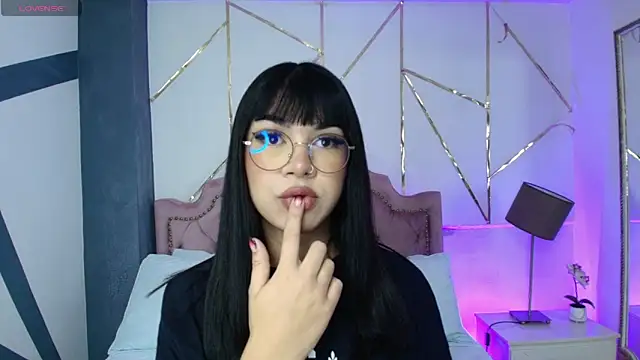 RoseCassie online show from January 17, 1:24 pm